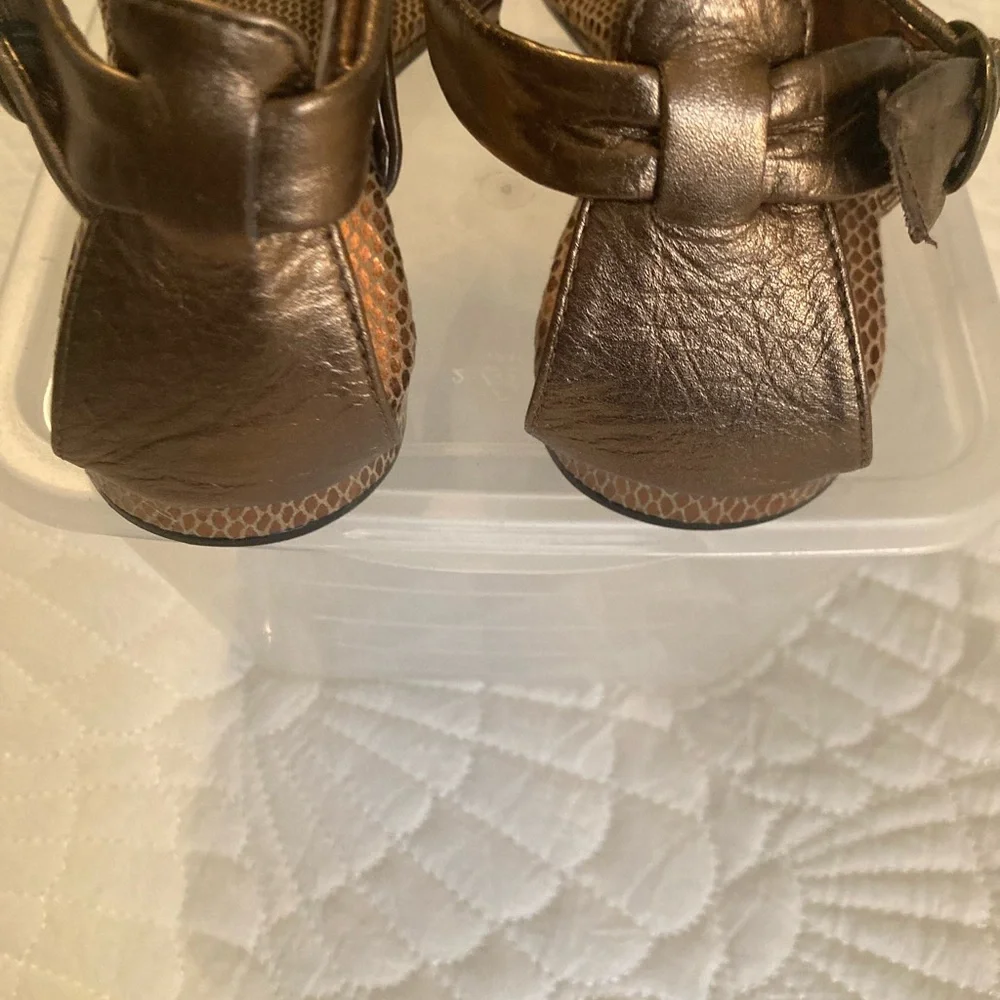 Guess sandals, Bronze 7.5 - Picture 6 of 7